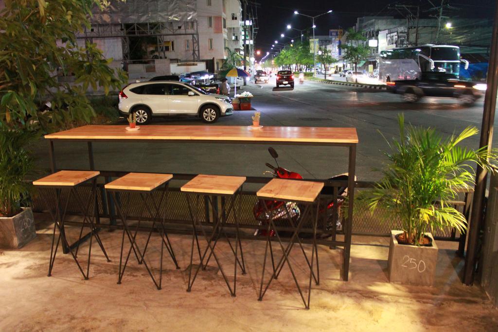 Mook Anda Hotel Phuket Bagian luar foto
